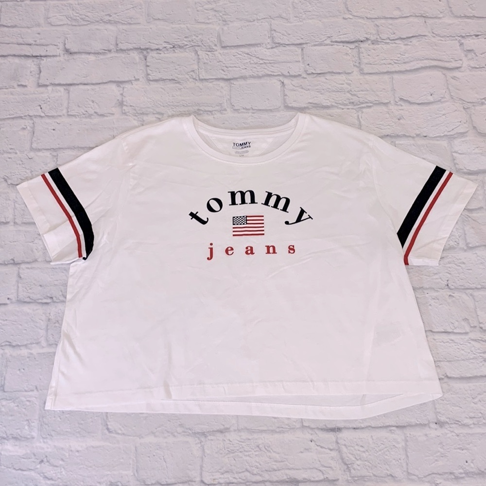 Tommy Hilfiger Tommy Jeans Crop T-shirt Logo on front Size Large White